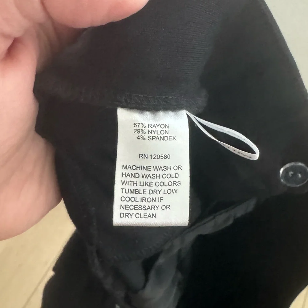 AMANDA & CHELSEA Black Cropped Ankle Pant - 14 - Picture 4 of 6